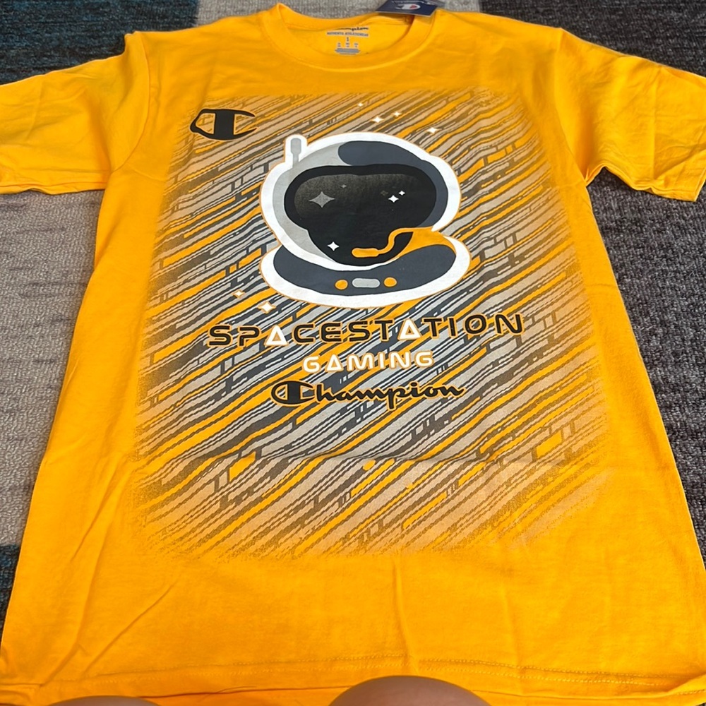 Champion Men’s Small Yellow Space station gaming t shirt